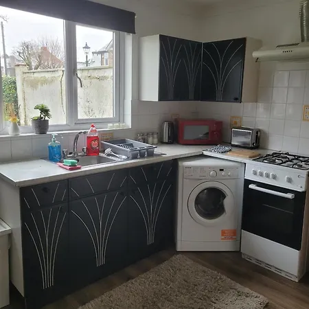 Modern Apartment In Luton Luton  Extérieur photo