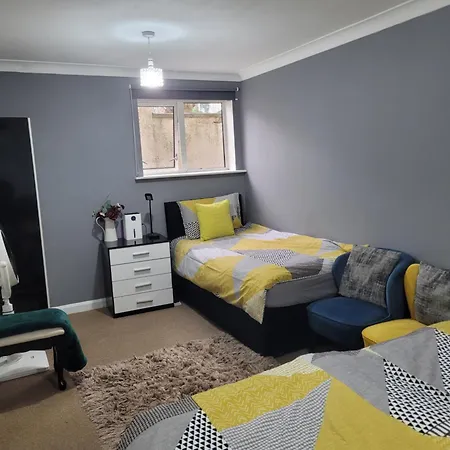 Modern Apartment In Luton Luton  Extérieur photo