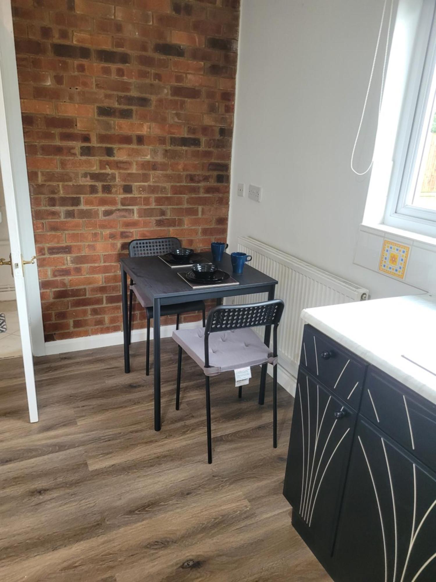 Modern In Luton Apartment